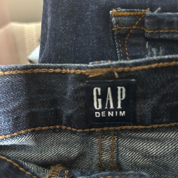 #0993 Sz 30 GAP Denim Button-Fron tMini Skirt - Distressed Raw-Edge - Picture 3 of 5